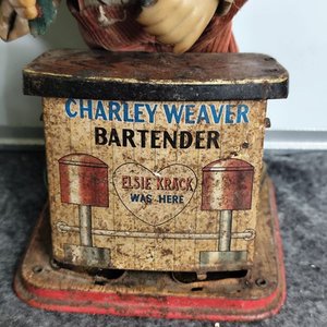 Juguete Antiguo de Lata "Charley Weaver Bartender" a Pilas - imagen 6