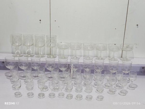 Lote de 50 Copas de Vidrio Transparente en Varios Modelos y Tamaños - imagen 1