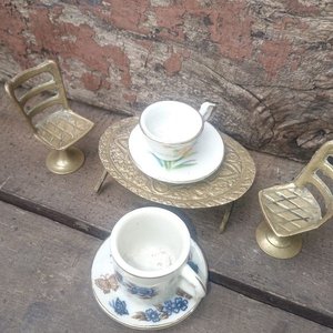 Conjunto Miniatura de Tazas, Platos y Muebles de Colección - imagen 5