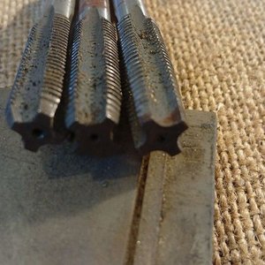 Juego de 3 Machos de Roscado Sellados (England) - imagen 2