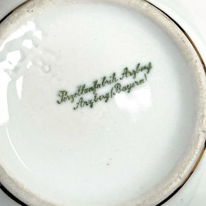 Dos Floreros de Porcelana Alemana Arzberg Decorados con Mariposas y Flores - imagen 6