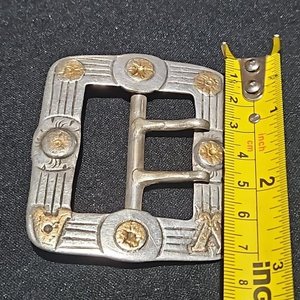 Hebilla Grande de Plata y Oro con Diseño Occidental - imagen 2