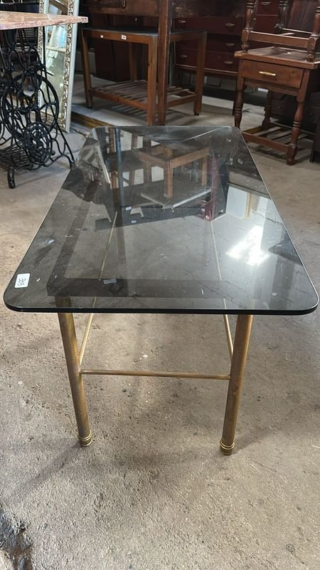 MESA RATONA CON TAPA DE VIDRIO - imagen 2