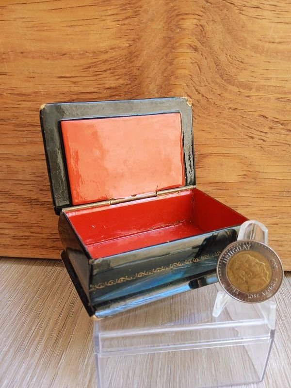 Caja en Madera con Pintura Fedoskino y Medalla - imagen 3