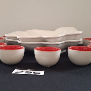 Conjunto de 10 Tazas Blancas con Interior Rojo y 2 Fuentes Concha - imagen 1