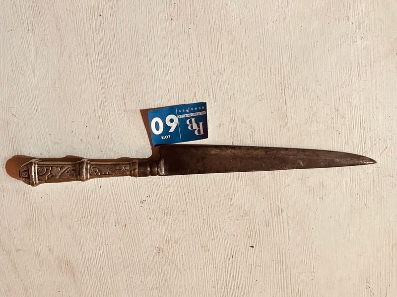 Lote siguiente: Cuchillo Cabo El Uruguayo - Herramienta de Corte