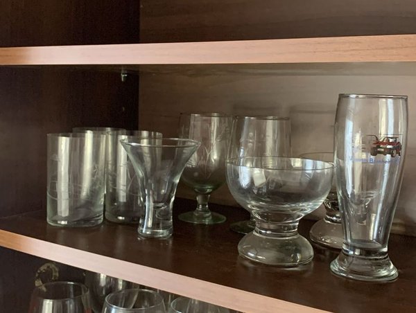Colección de vasos y copas de vidrio - imagen 2