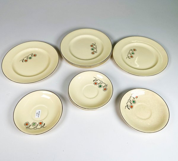 Lote anterior: Platos de loza inglesa, postre y tazas en excelente condición