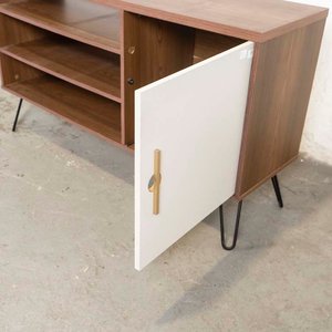 Rack de MDF con Puerta, Estantes y Patas de Hierro - imagen 2