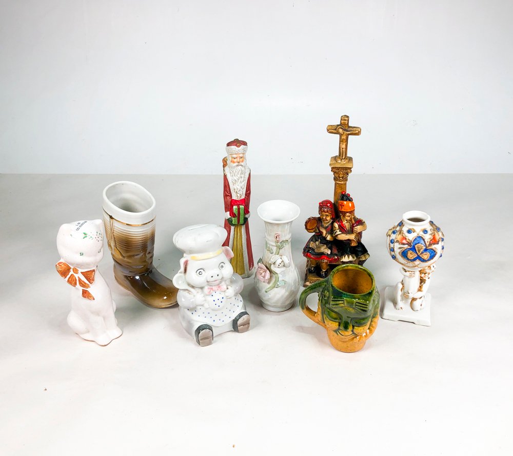 Lote siguiente: Porcelana y Cerámica Isabelina con Figuras Diferentes