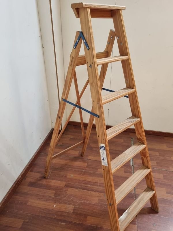 Escalera de madera para seis pasos - imagen 4
