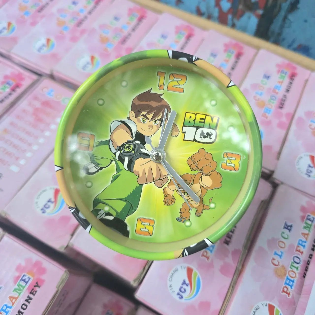 Lotes de relojes de mesa con diseños animados