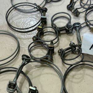 Lote de Abrazaderas para Alambre Metálicas con Tornillo - imagen 2