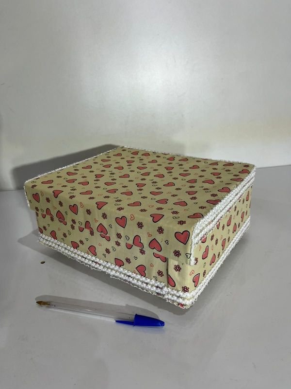 Caja organizadora artesanal con corazones - imagen 4