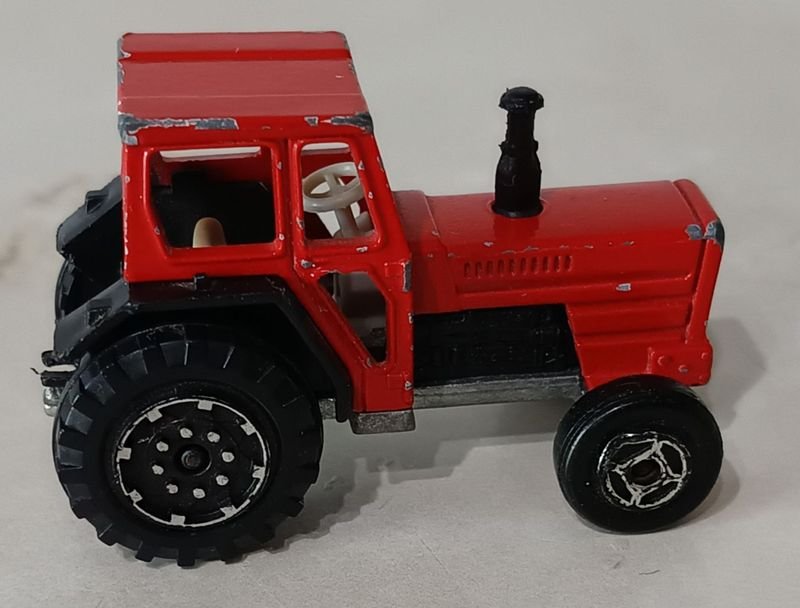 Tractor a escala Majorette de la década de 1970 - imagen 2