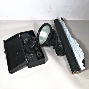 Lote anterior: Set de 2 Walkie Talkies Sony, Foco de Iluminación y Rollo de Papel Reflectante