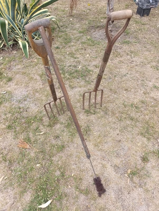 Herramientas de jardinería en buen estado - imagen 2