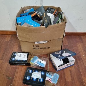 Lote de Artículos Electrónicos y de Bazar Varios, Made in China - imagen 1