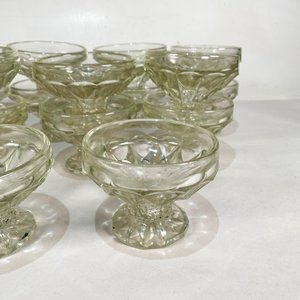 Doce Vasos Hialinos Tallados con Jarra de Cristal - imagen 2
