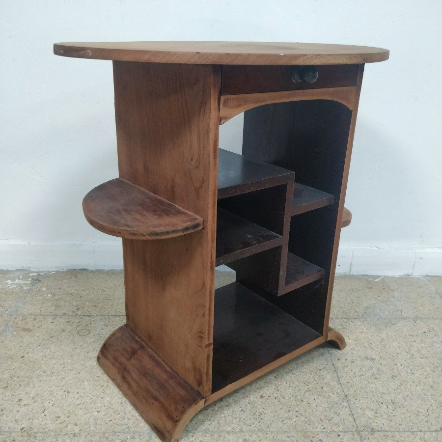 Mesita de sala Art Deco con repeticiones en madera - imagen 4