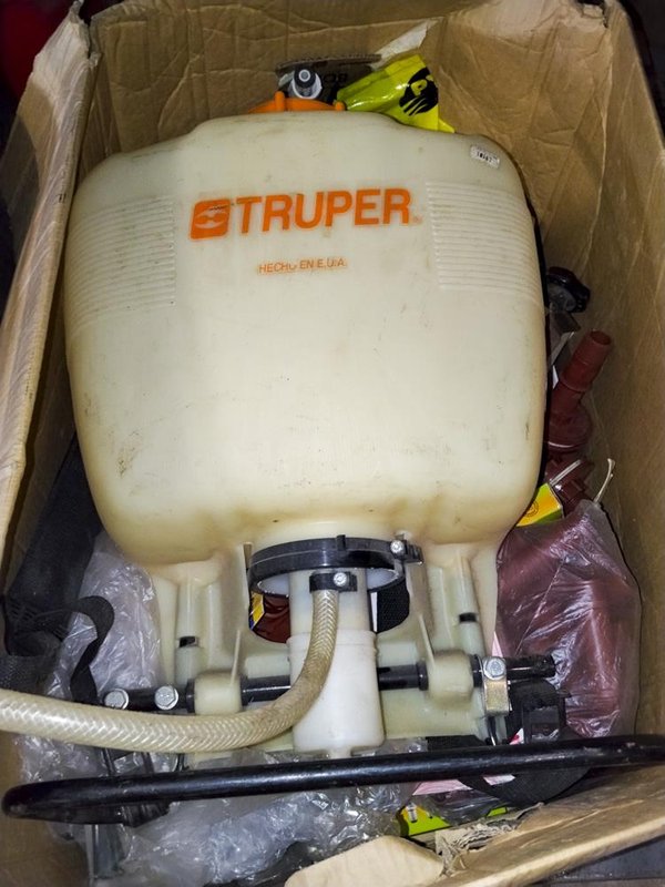 Sulfatadora Trupper y Artículos Varios en Caja