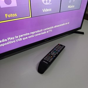 Televisor Samsung LED HD 32" Modelo UN32J4000DG con Control Remoto - imagen 2