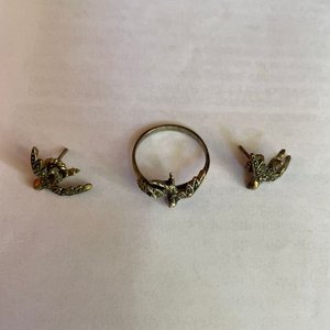 Juego de Anillo y Caravanas de Plata con Diseño de Golondrinas - imagen 2