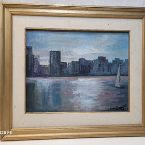 Dos Cuadros al Óleo: Marinas con Veleros y Silueta Urbana - imagen 4