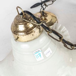 Colgante de una luz con pantalla opalina y detalles dorados - imagen 2