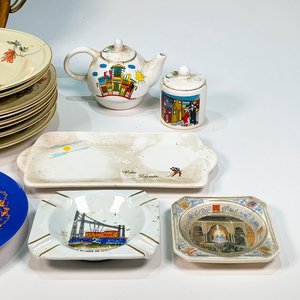 Lote de Vajilla y Objetos Decorativos: Platos, Tazas, Tetera, Azucarero y Fuentes - imagen 2