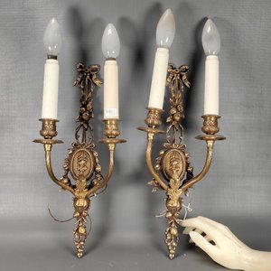 Par de Apliques de Pared Franceses en Bronce con 2 Luces Cada Uno - imagen 3