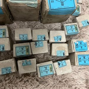 Lote de 51 Cajas de Tornillos de Industria Uruguaya - imagen 3