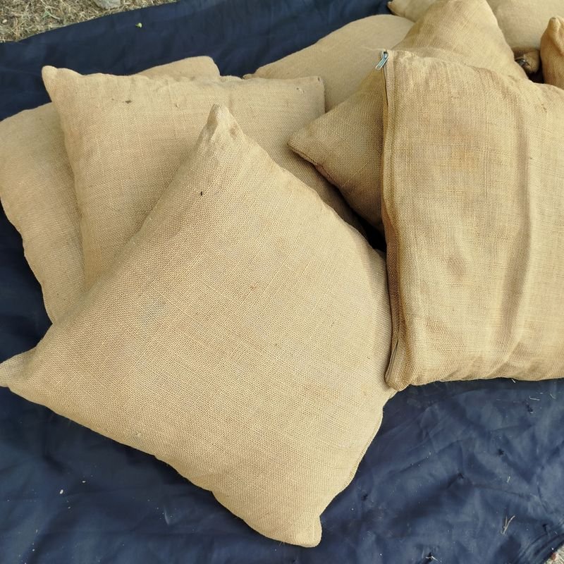 Almohadones en Arpillera con Cierre - imagen 3
