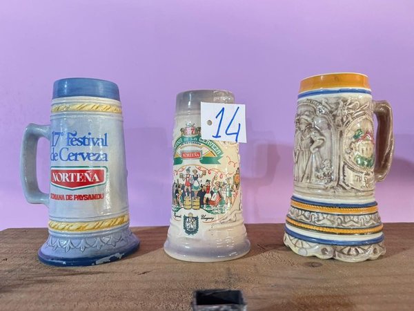 Tres Jarras Cerveceras de Cerámica para Colección