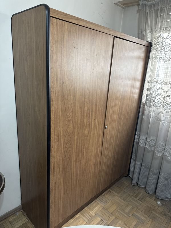 Armario moderno de madera - imagen 3