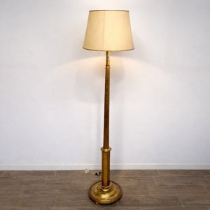 Lote anterior: Lámpara de Pie Dorada a la Hoja con Base de Madera y Pantalla Restaurada