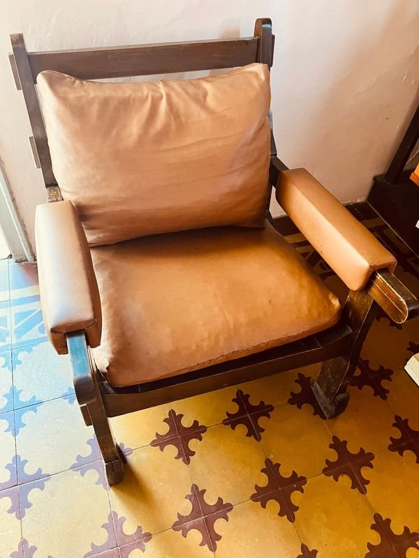 JUEGO DE LIVING MADERA TAPIZADO CUERINA - imagen 3
