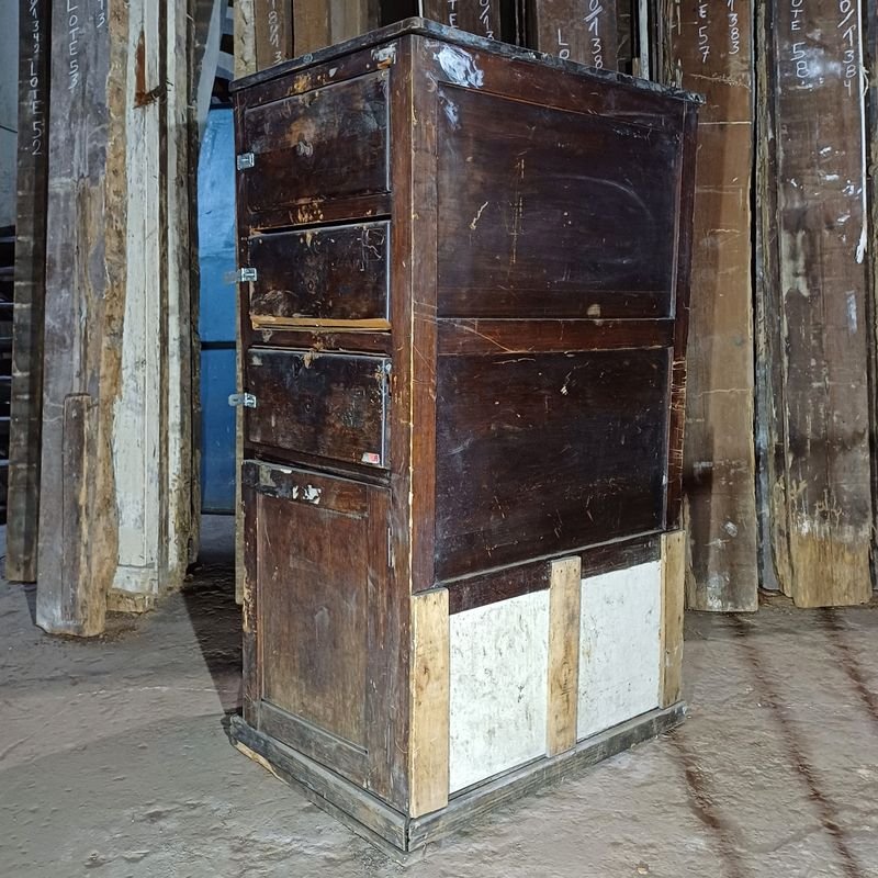 Lote anterior: Archivador de madera en regular estado para venta