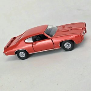 Auto a Escala Pontiac GTO 1969 American Dream Cars Rojo - imagen 2