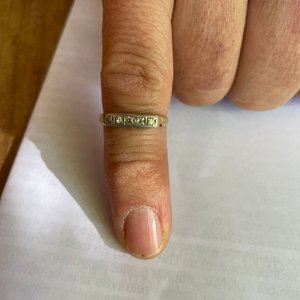 Anillo de Compromiso en Oro con Piedras - imagen 3