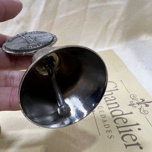 Lote de 2 Campanas: Cencerro Antiguo de Bronce y Campana Souvenir Estatua de la Libertad - imagen 4