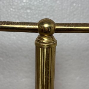 Lámpara de Mesa Clásica en Bronce con Doble Brazo - imagen 8