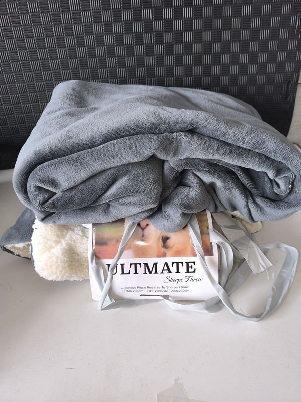 Manta de 2 Plazas Reversible Polar y Corderito Ultimate Gris