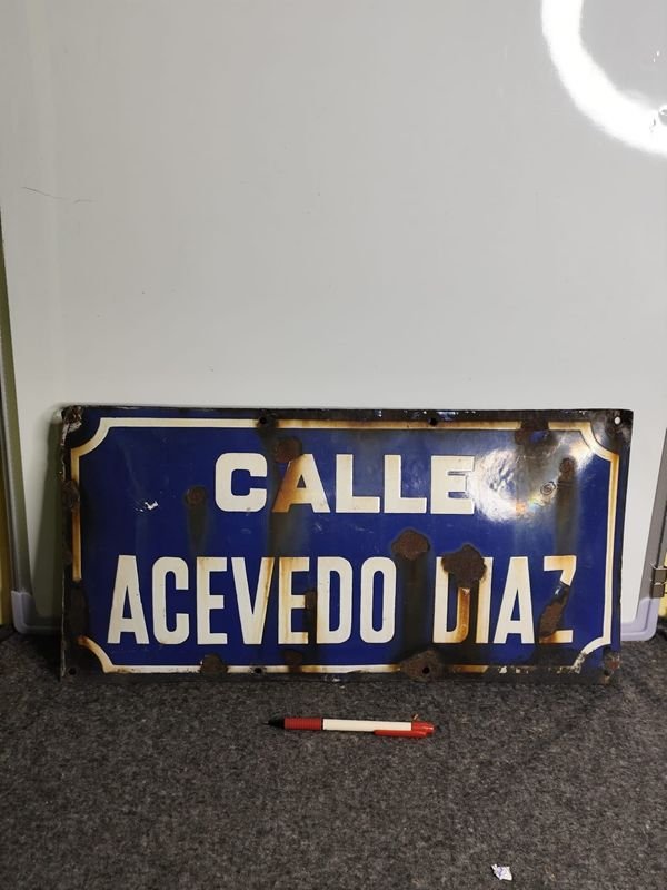 Chapa Esmaltada "Calle Acevedo Díaz" Bombeada - imagen 1