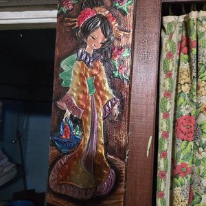 Lote siguiente: Cuadro Vertical de Mujer Estilo Oriental
