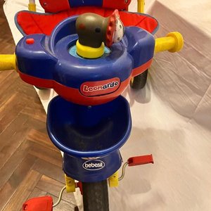 Triciclo Infantil Evolutivo Bebesit con Manija Guía y Capota Roja - imagen 3