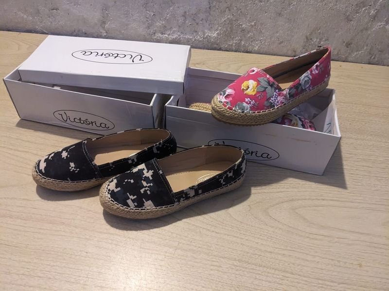 Zapatos de talla 36 con diseños coloridos - imagen 2