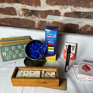 Lote anterior: Lote de Juegos de Mesa: Lotería, Dominó, Yenga y Naipes