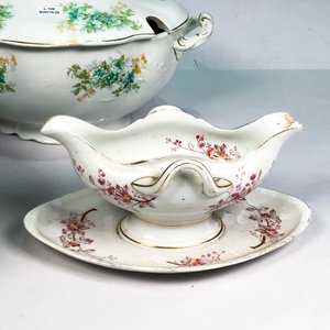 Conjunto de Porcelana Inglesa y Francesa: Fuente con Tapa, Ensaladera y Salsera - imagen 5