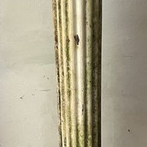 Lote anterior: Pedestal de Hormigón Estilo Clásico con Inscripción